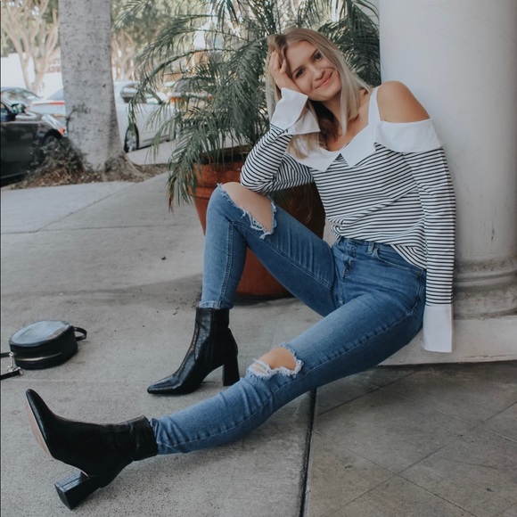 Black and white striped blouse❤️ - Picture 2 of 3